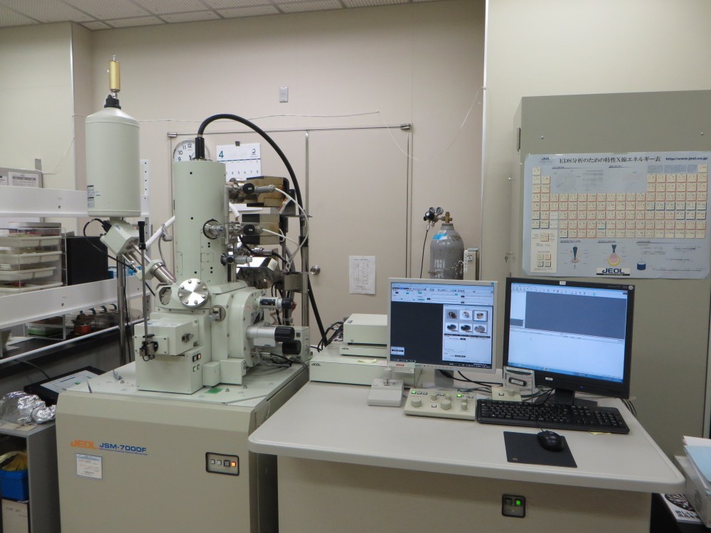 走査型電子顕微鏡（JSM-7000F）